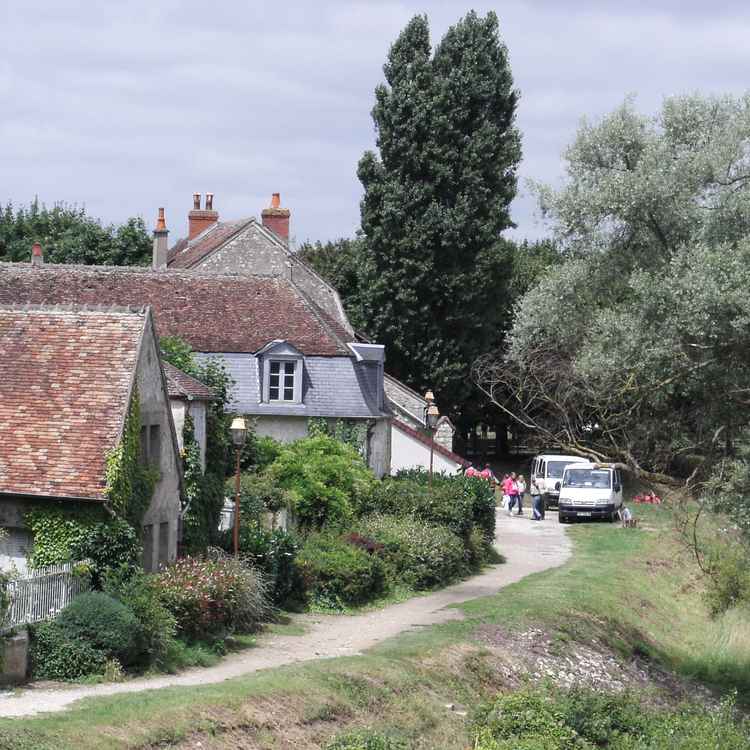 Häuser in Charite sur Loire