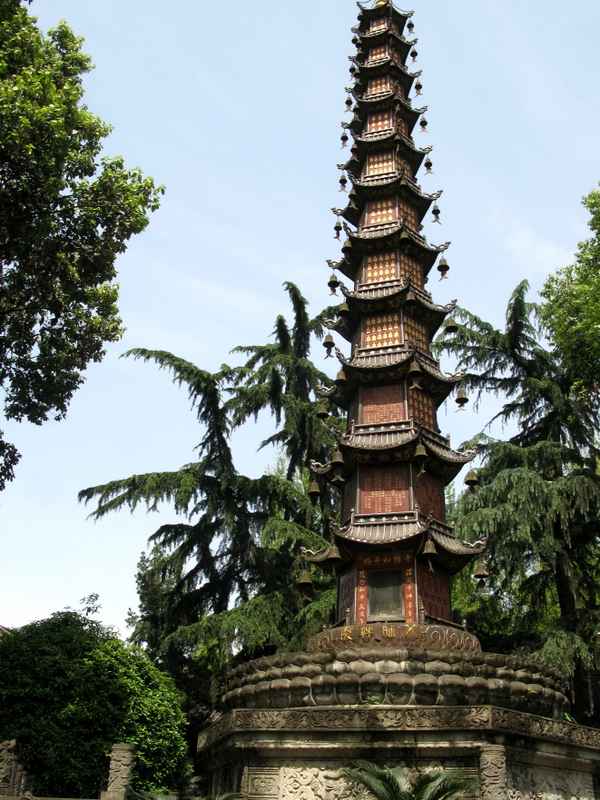 Buddhisten gehen immer links herum