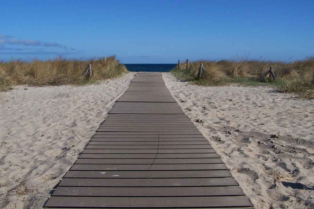 Steg zur Ostsee Warnemünde