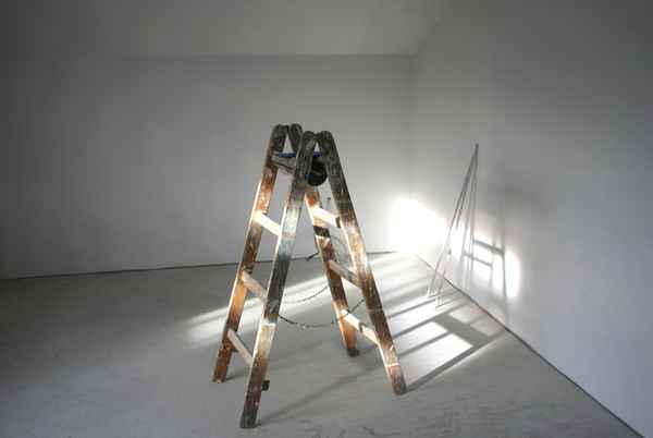 Hausbau-Stilleben mit Leiter