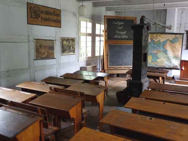 Alte Schule 1