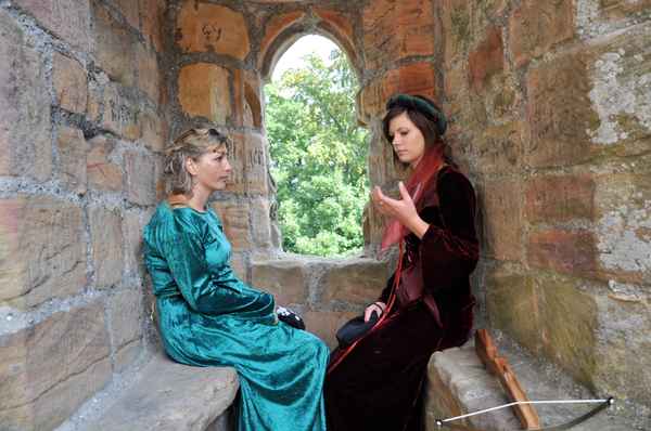 Nein es ist keine Puppe