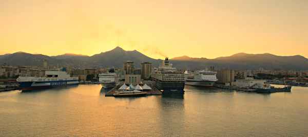 Im Hafen von Palermo