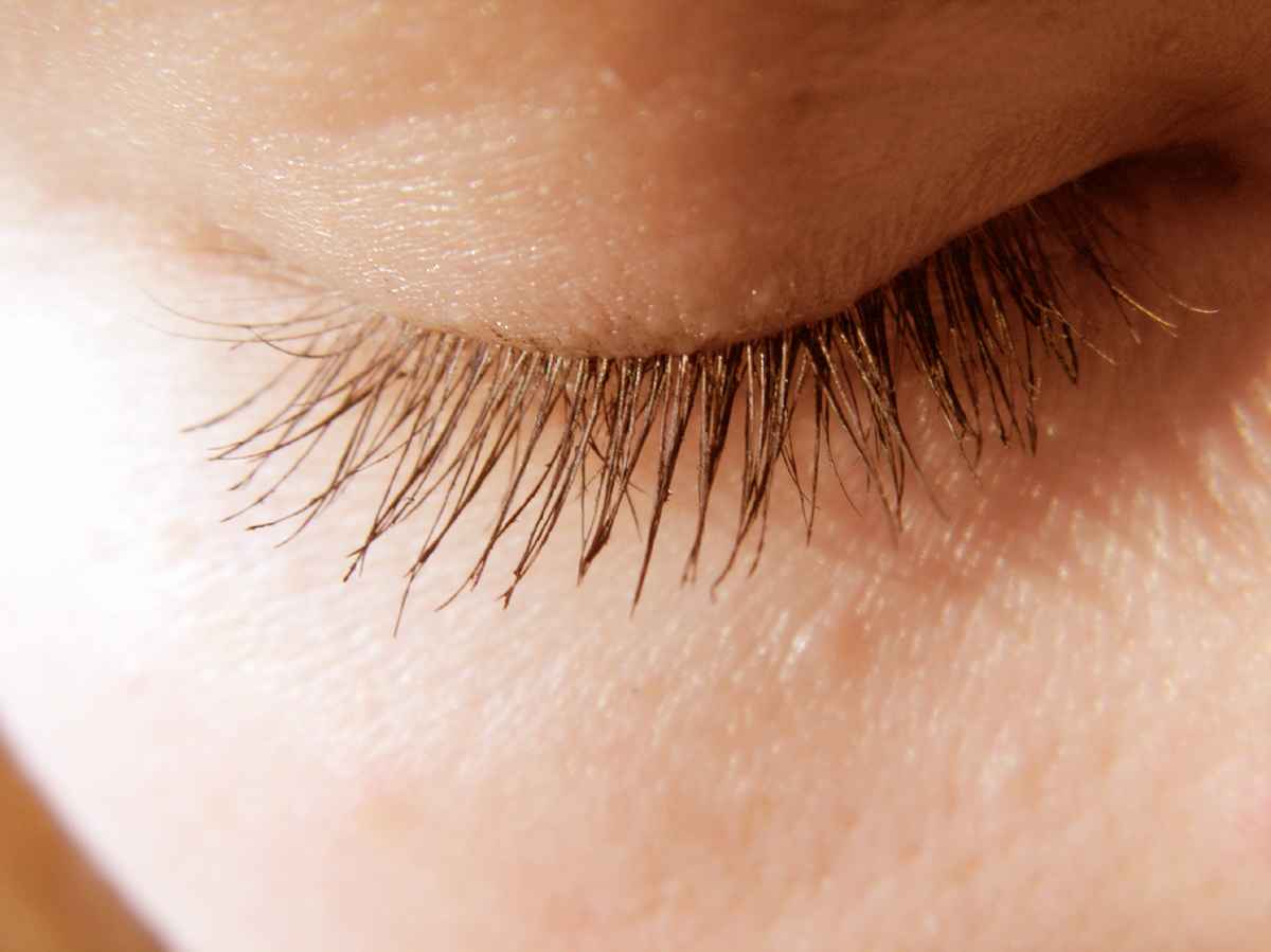 Auge geschlossen