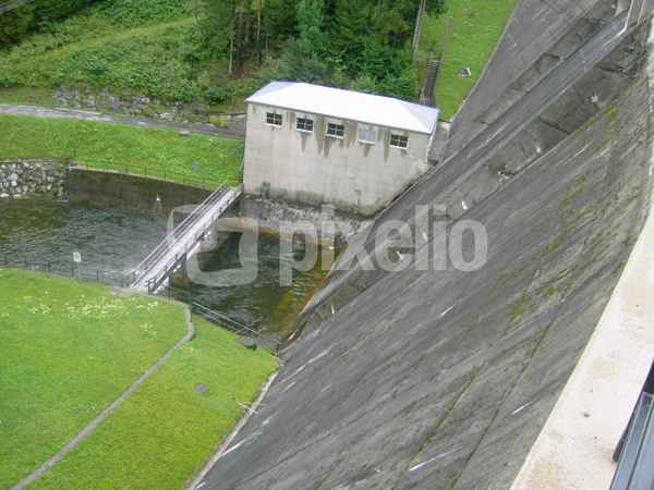Überlauf des Packer Stausee