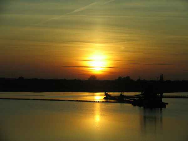 Sonnenuntergang mit Wasserspiegelung