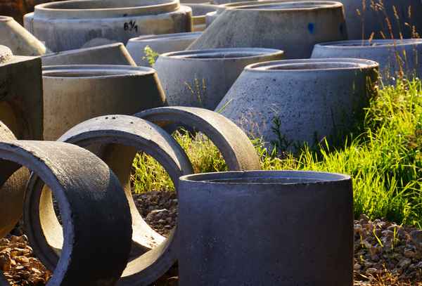 Straßenbau - Kanalröhren