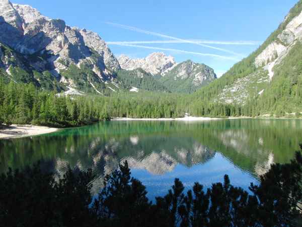 Blick vom Pragser Wildsee ins Grünwaldtal