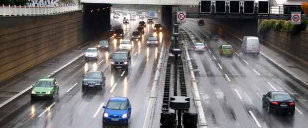 Stadtautobahn Berlin im Regen