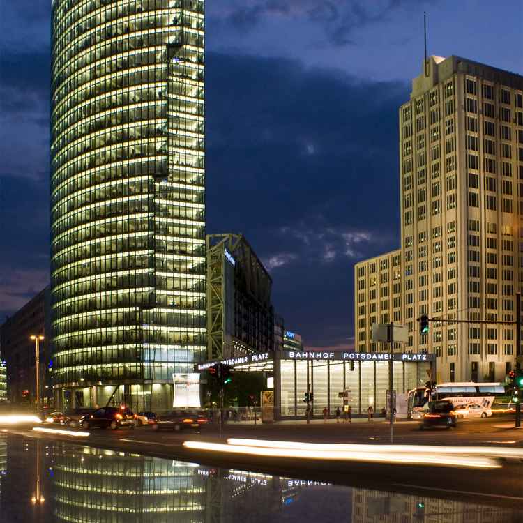 Am Potsdamer Platz am Abend