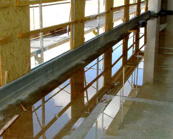 Baustelle mit Spiegelung