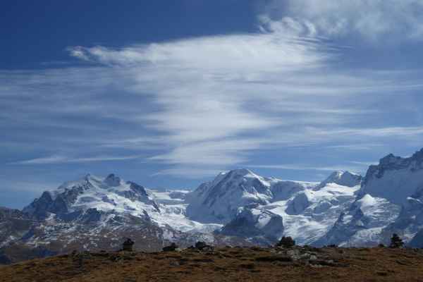 Leicht bewölkt in den Alpen
