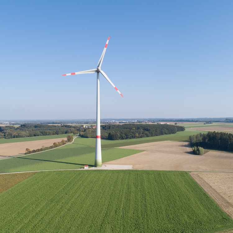 Luftaufnahme der Windkraftanlage