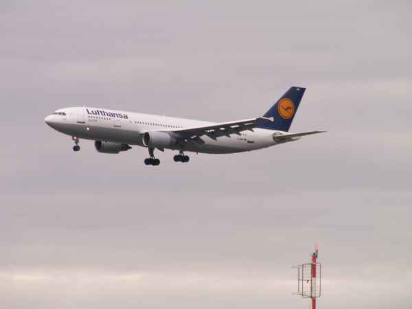 Flugzeug im Anflug auf Frankfurt