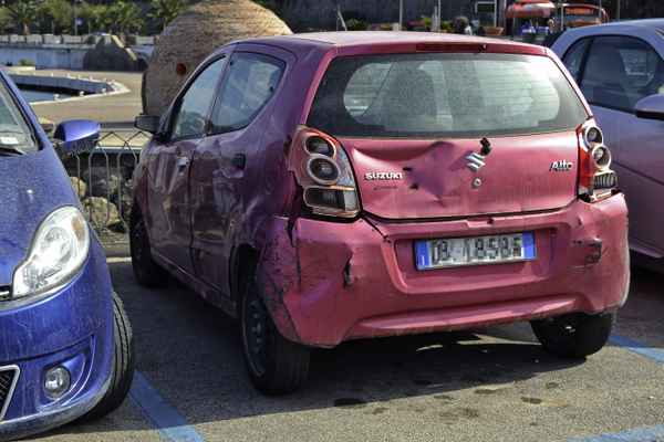 Autos auf Ischia