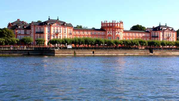 SCHLOSS BIEBRICH (Rheinseite)