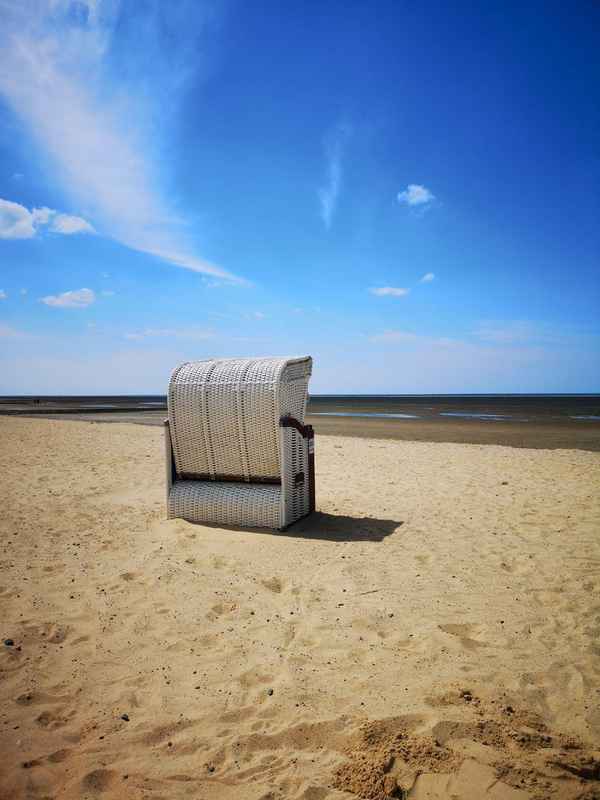 Noch ist der Strand leer