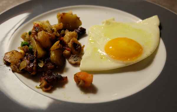 Bratkartoffeln mit Spiegelei