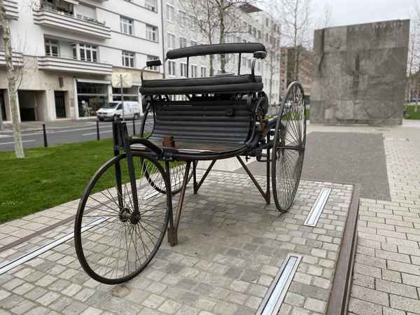 Das erste Automobil