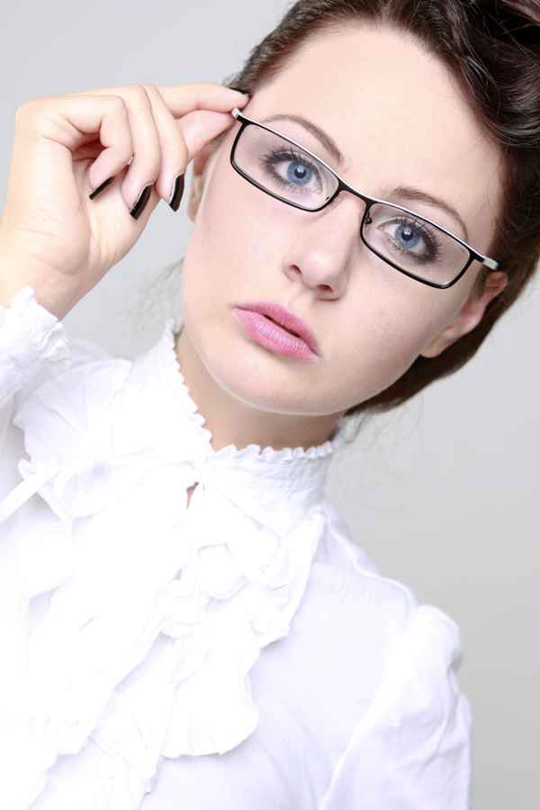 Frau mit Brille