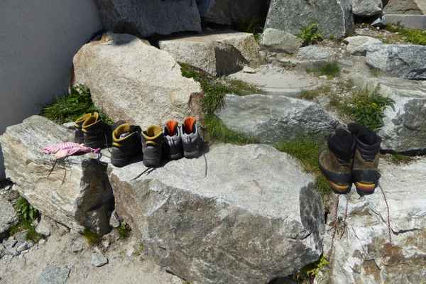 Hütten-Ordnung: Schuhe bleiben draussen