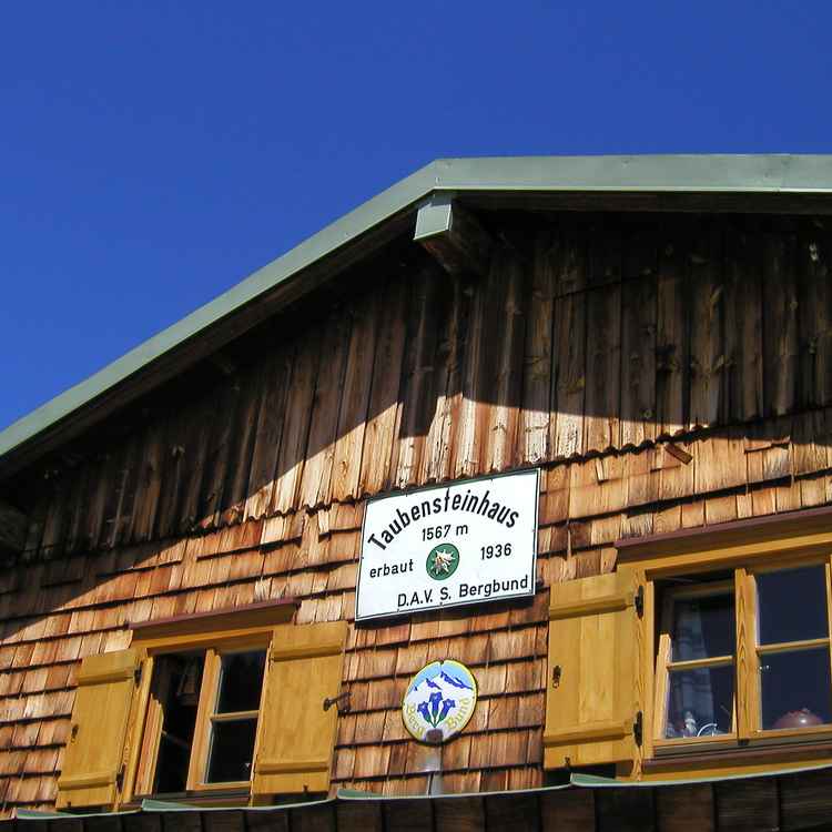 Giebel Berghütte Taubensteinhaus Oberbayern