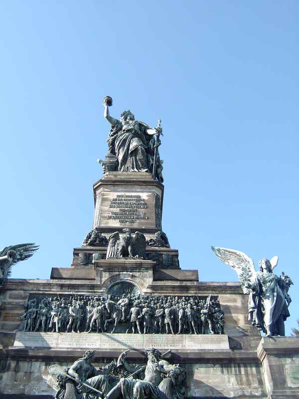 Germania in Rüdesheim 01