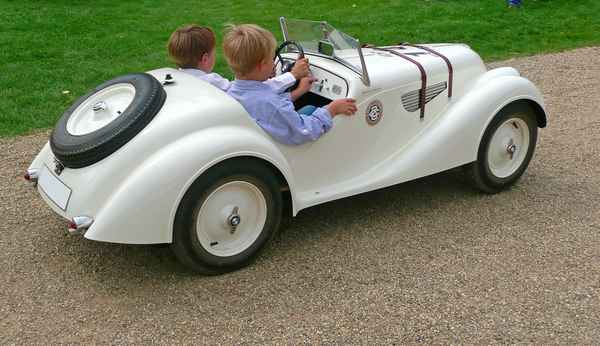 Kleine Rennfahrer