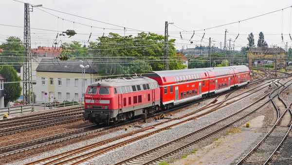 Neuer Doppelstockexpress . . . .