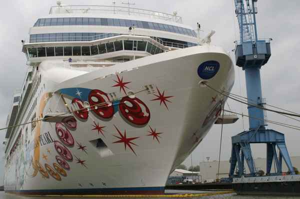 Norwegian Pearl  Ems -Überführung November 2006 Bild Nr.7