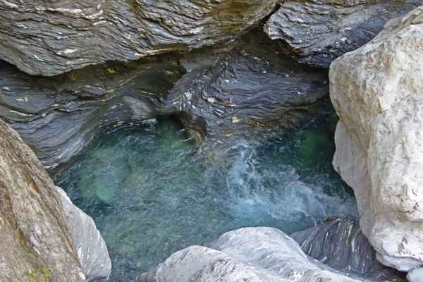 Tosendes Wasser in der Viamala