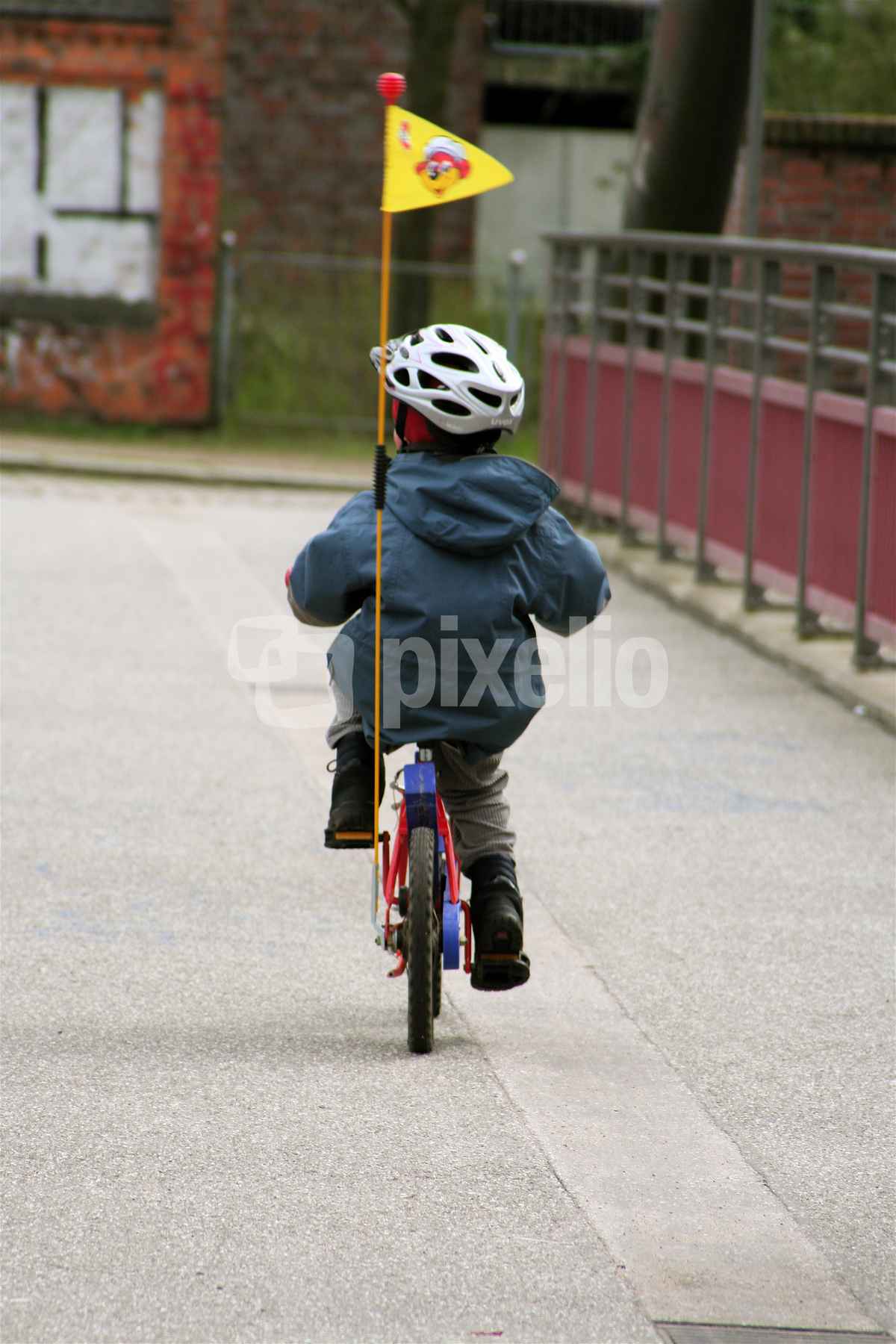 Kind auf Fahrrad