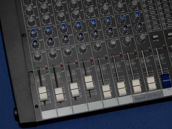 Mischpult (1)