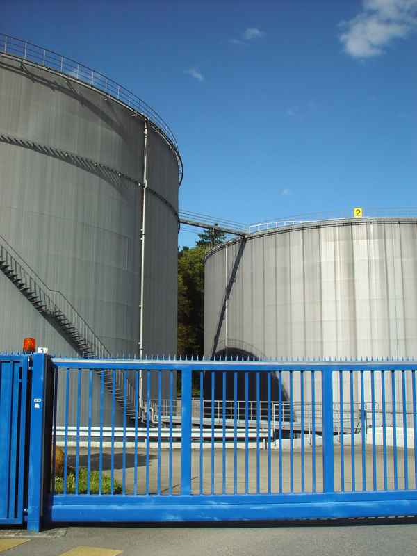 Tanks mit Schranke