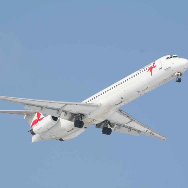 FlyNordic MD-83