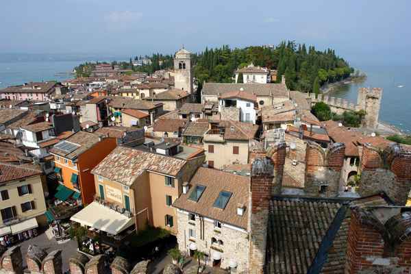 Blick auf Sirmione am Gardasee