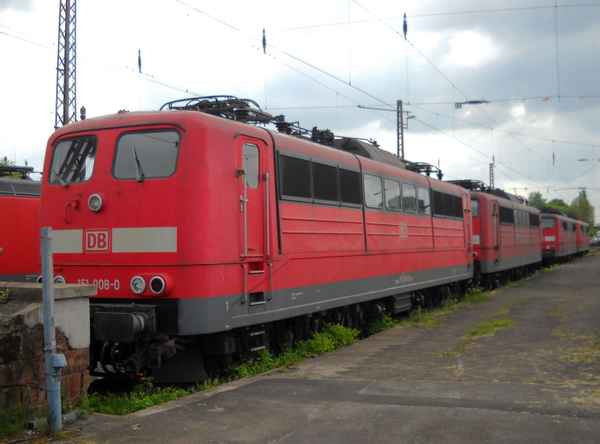 Abgestellte Loks der Baureihe 151 in Dillingen/Saar