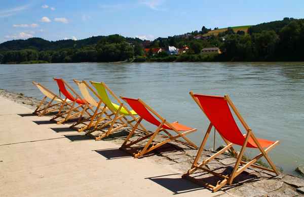 Bitte Platz nehmen und entspannen 04