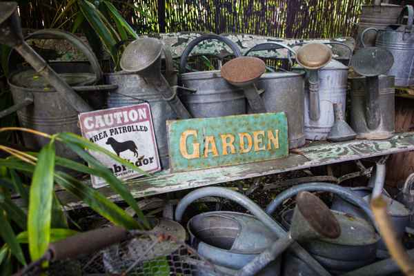 Gärtners Gießwerkzeuge