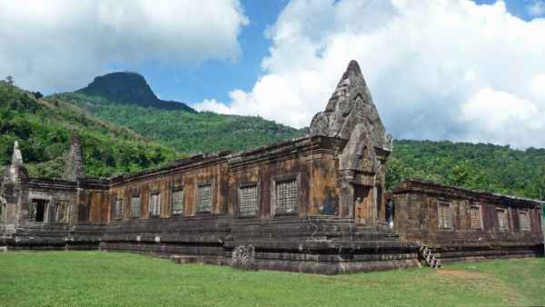 Im Tempelbezirk Wat Phou