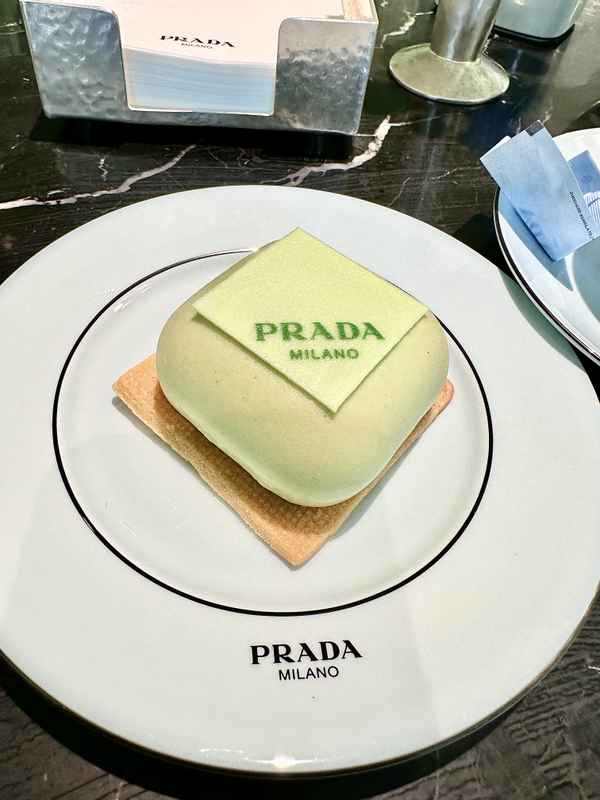 Prada Café im harrods