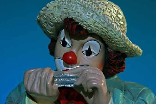 Der Junge mit der Mundharmonika