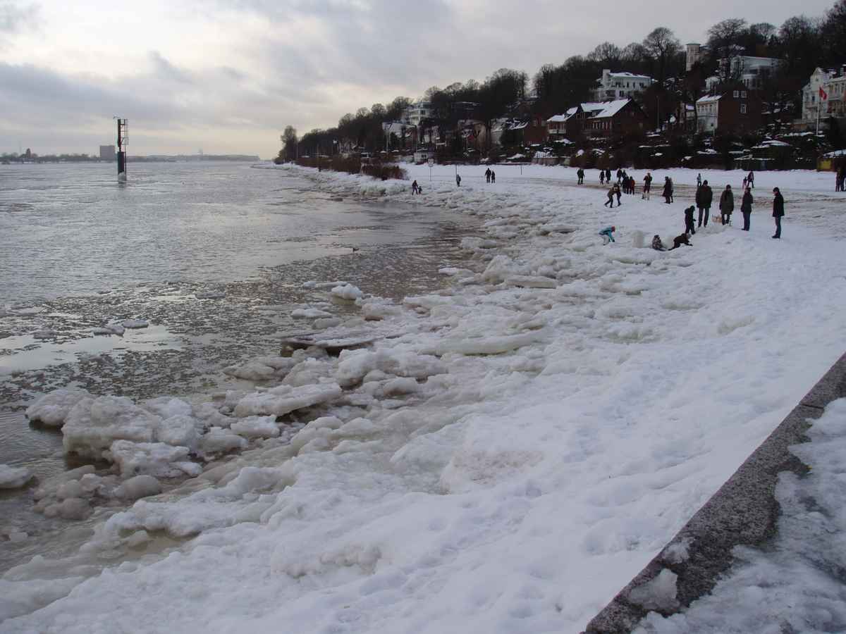 Hamburg harbour on the rocks