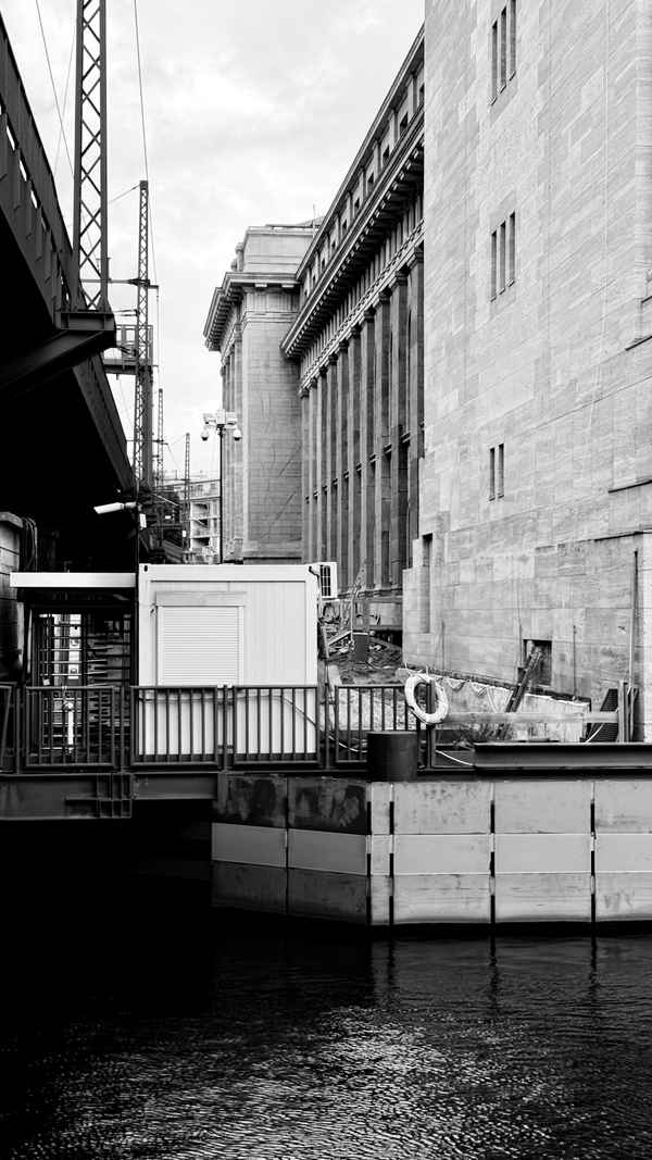 R&uuml;ckseite der Museumsinsel S-Bahn Trasse