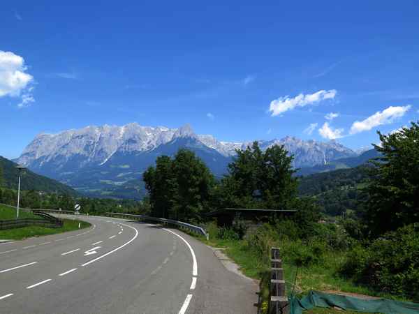 Gebirgszug über Bischofshofen