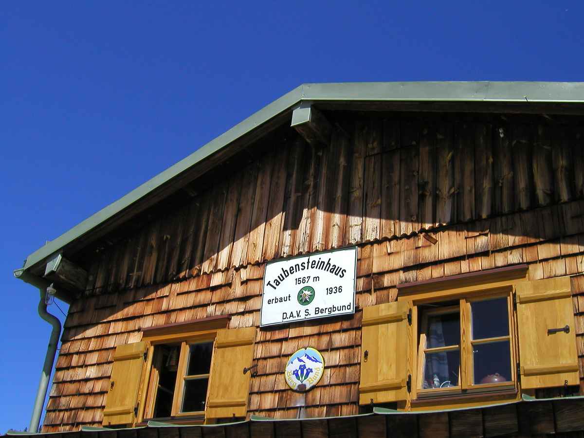 Giebel Berghütte Taubensteinhaus Oberbayern