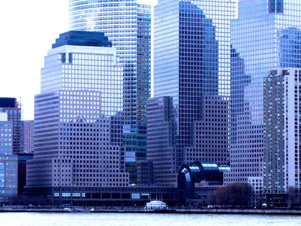 NYC - Blick vom Hudson River auf Manhattans Fassaden