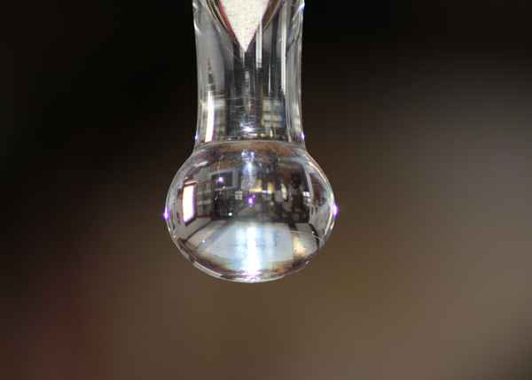 DIe Welt in einer Kugel gefangen.