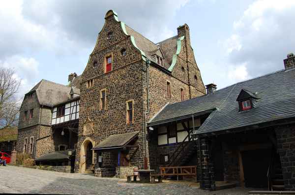 Burg Altena an der Lenne, Nebengebäude