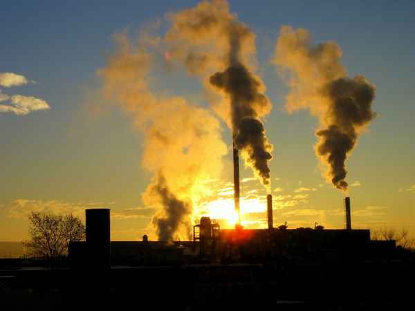 "Zigaretten-Fabrik" am Morgen